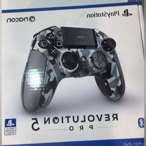 Revolution Pro Controller - Black and Gray Camouflage